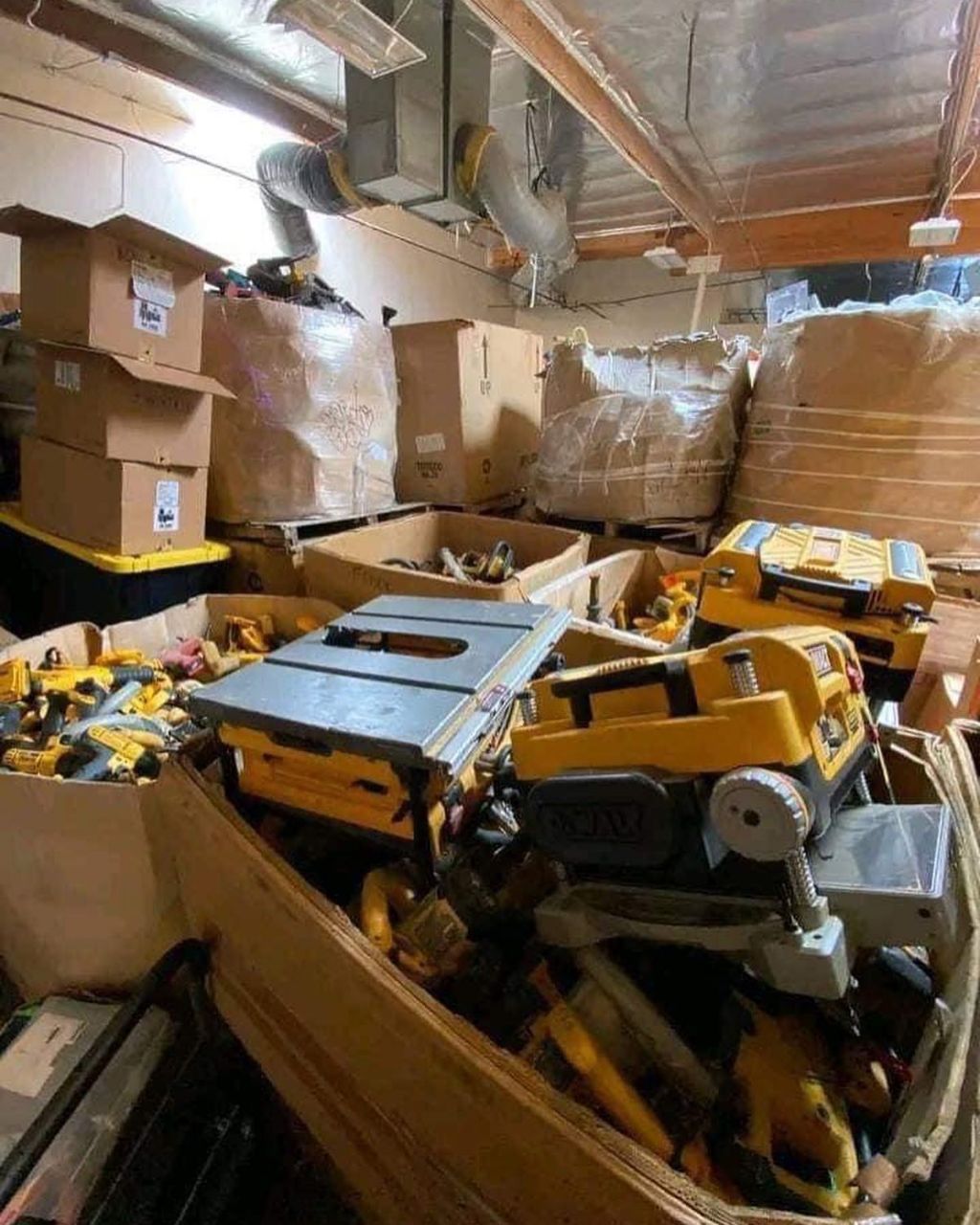 Pallet of mixed Returned Tools BIG D Discounts