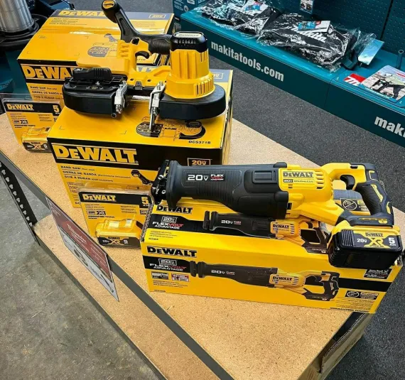 Dewalt tool pallets - Image 9