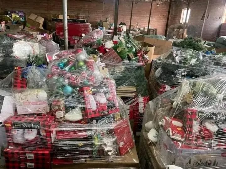 wholesale Christmas Items pallet