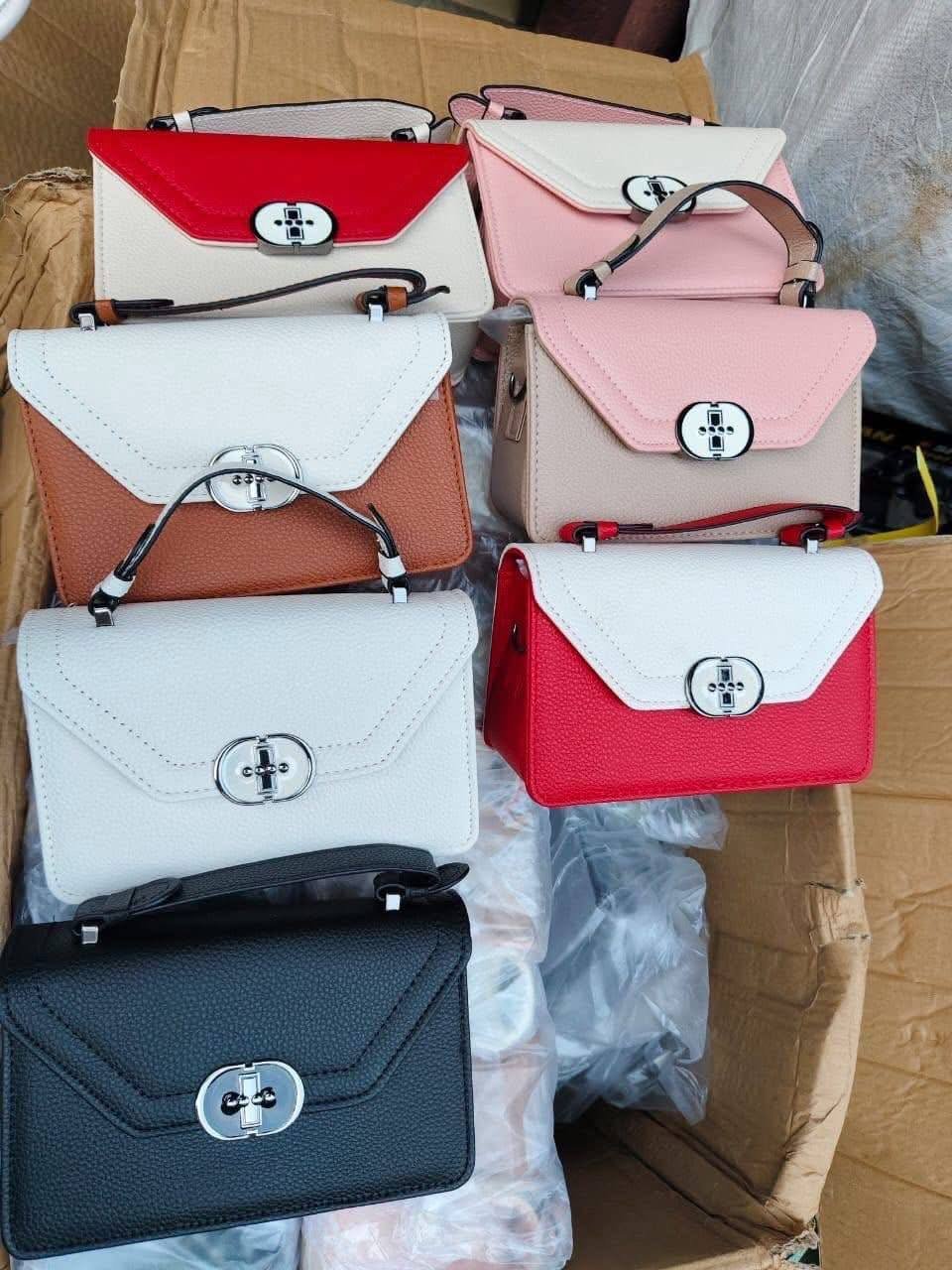 Women Handbags Pallet