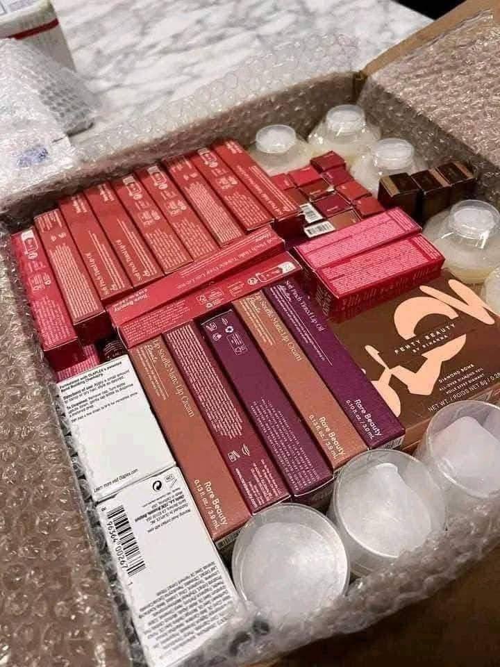 Cosmetics & Makeup Pallet