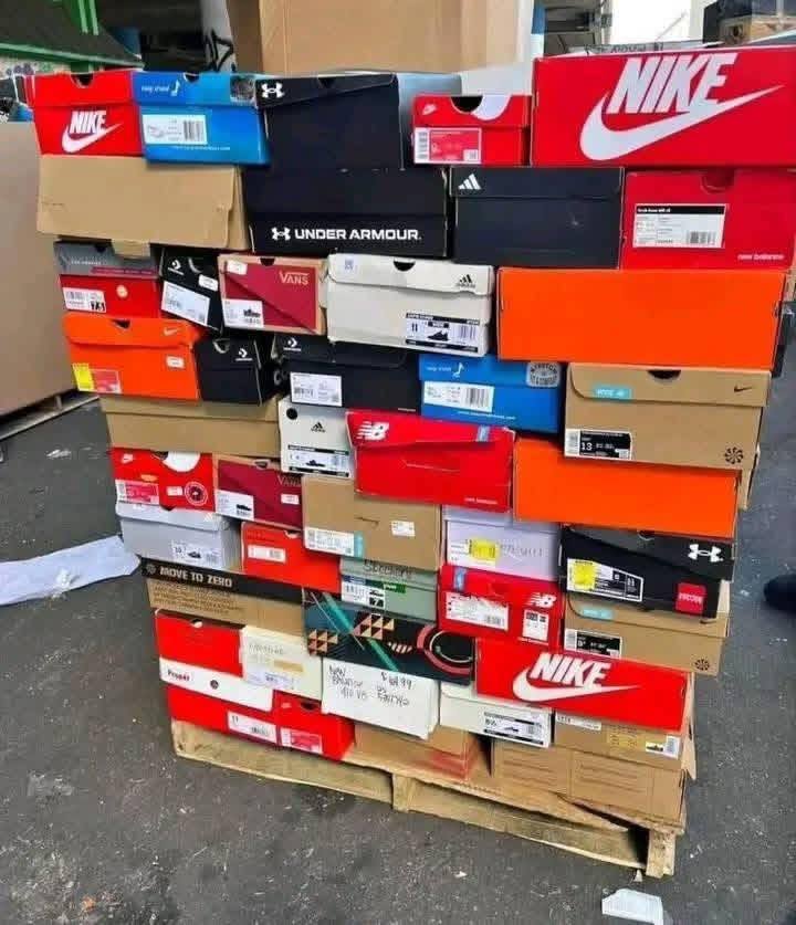 Amazon NIKE Sneakers Pallets