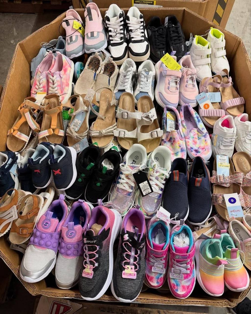 Target Kids Shoes Pallet - Image 5